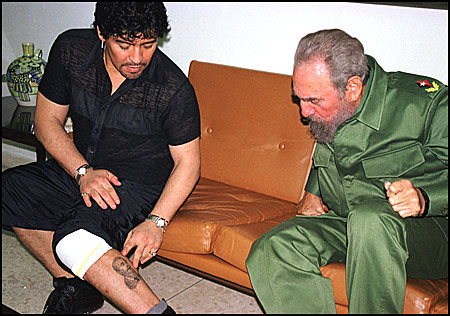 Resultado de imagen de fidel castro maradona